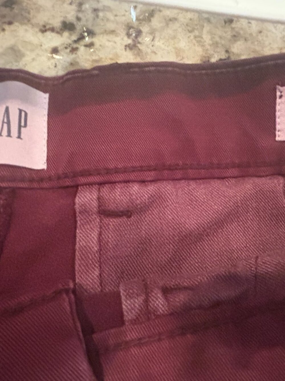 GAP SHORTS - Picture 3 of 3